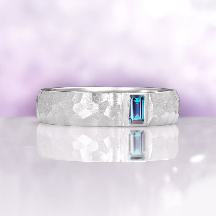 Alexandrite Hammered Wedding Band in 14K White Gold (5.5mm) by Aquamarise Gold featuring a 5.5mm band with textured hammered finish and a single rectangular blue-green alexandrite stone, part of Solid Gold Engagement Rings, Men’s and Women’s Wedding Bands, and June Birthstone Jewelry collections.