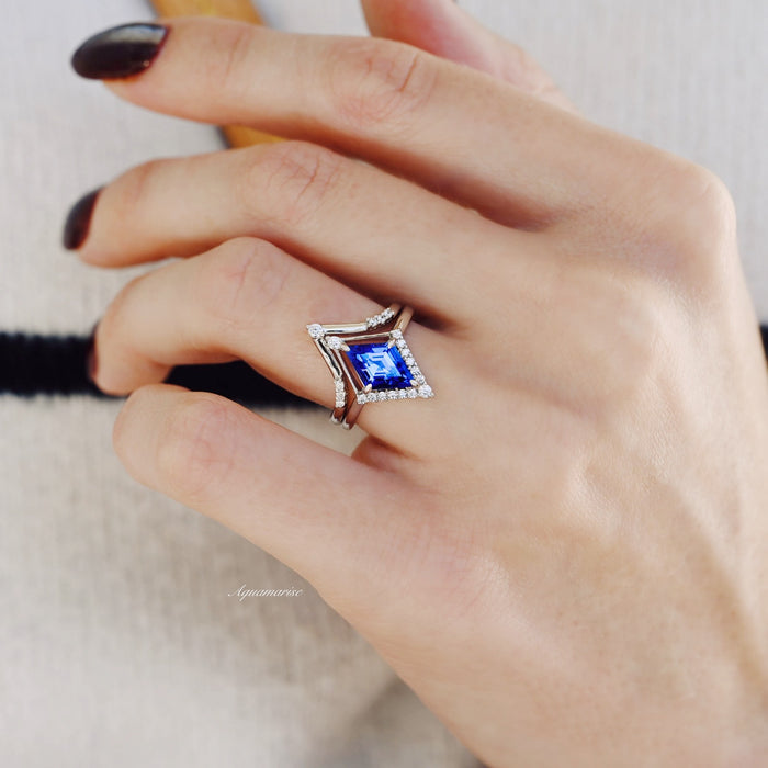 Borealis & Tanzanite Couples Ring Set- Northern Lights & Trees showcasing a radiant kite-shaped tanzanite surrounded by sparkling diamonds on a white gold band, exemplifying unique promise rings by Aquamarise.