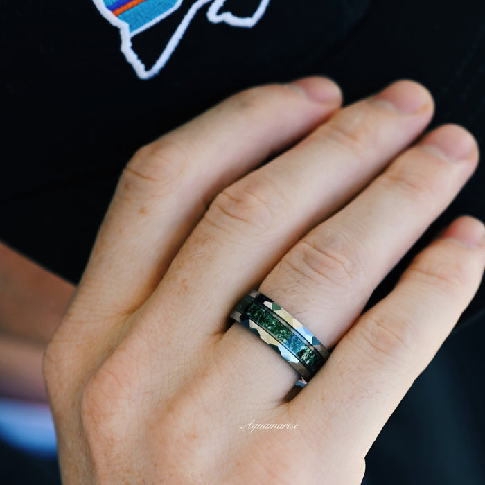 Faye Green Moss Agate Couples Ring Set featuring hammered tungsten and green moss agate inlay on a hand, showcasing Aquamarise’s nature-inspired matching couples rings.