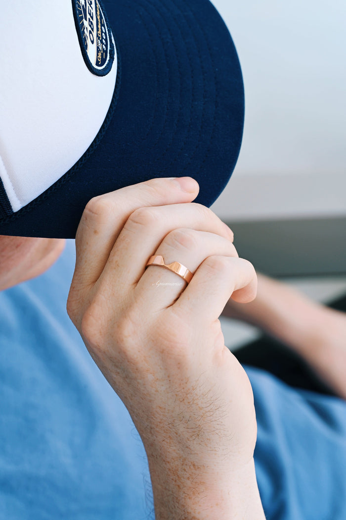 Kite Cut Green Moss Agate Couples Ring Set by Aquamarise featuring a polished rose gold band worn on hand with casual attire, part of Matching Couples' Rings and Spring Court Jewelry collections.