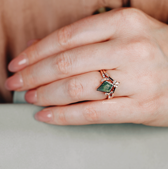 Kite Green Moss Agate Bezel Engagement Ring Set in 14K Solid Rose Gold by Aquamarise Gold, featuring a kite-shaped moss agate and delicate diamond accents in a nature-inspired design.