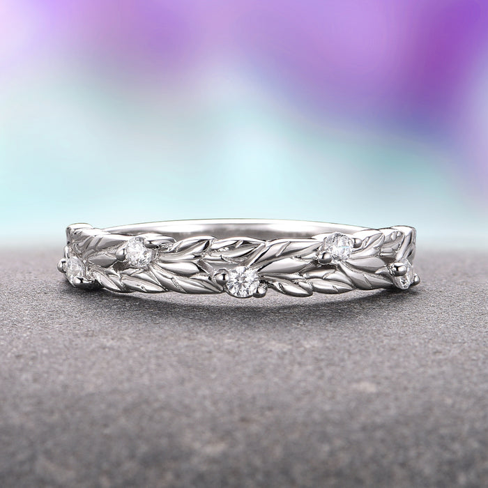 Leaf Diamond Wedding Band in 14K White Gold by Aquamarise Gold, featuring a delicate engraved leaf pattern accented with sparkling diamonds, part of Women’s Wedding Bands and Nature Inspired Jewelry Collection.