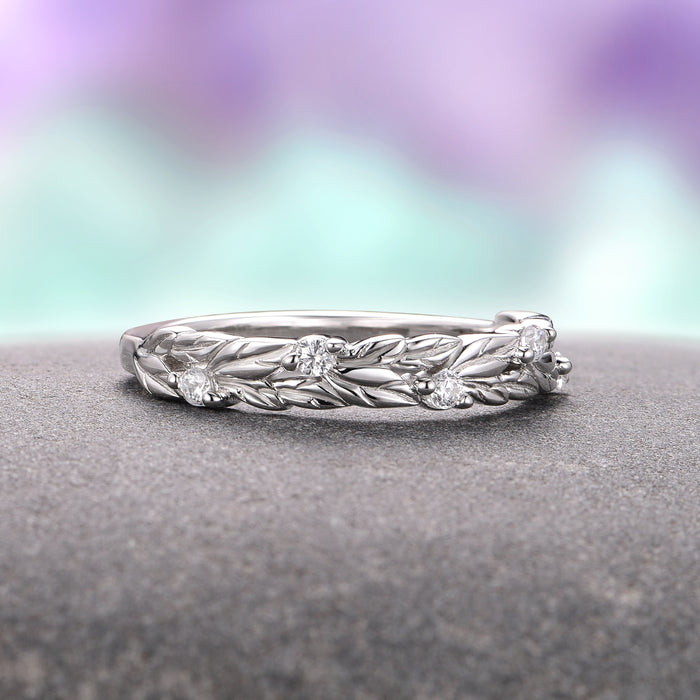 Leaf Diamond Wedding Band in 14K White Gold by Aquamarise Gold, featuring an elegant engraved leaf pattern accented with sparkling diamonds, perfect for women’s wedding bands and meaningful jewelry gifts.