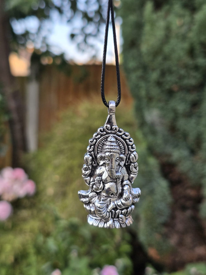 Lord Ganesh Pendant Gold or Silver Colour Stainless Steel Nazar Protection UK A37 Hindu black dori