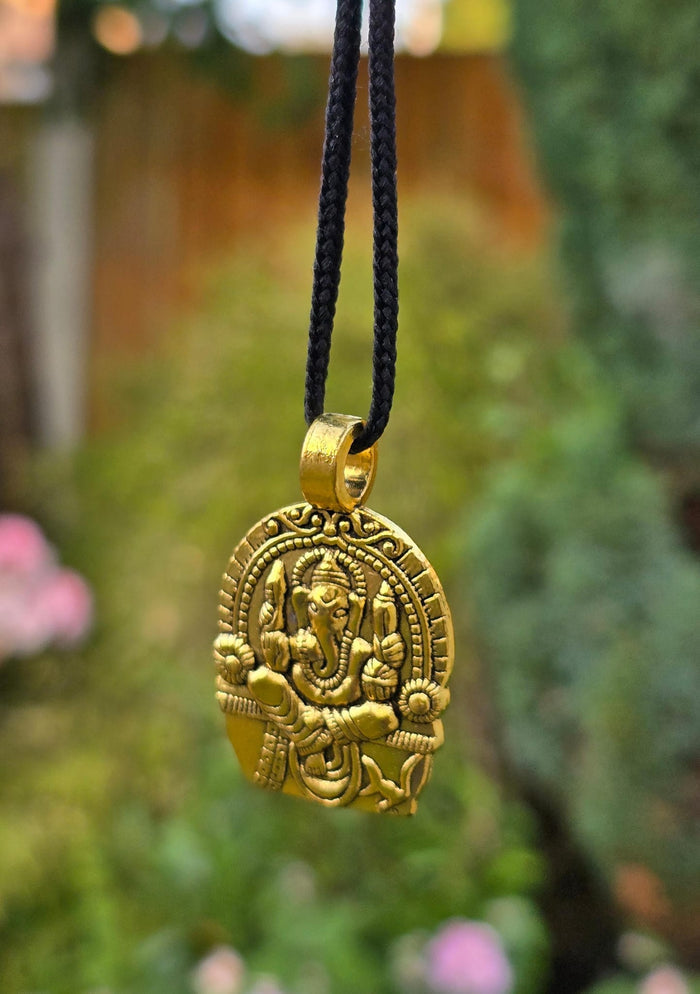 Lord Ganesh Pendant Gold or Silver Colour Stainless Steel Nazar Protection UK A36 Hindu black dori