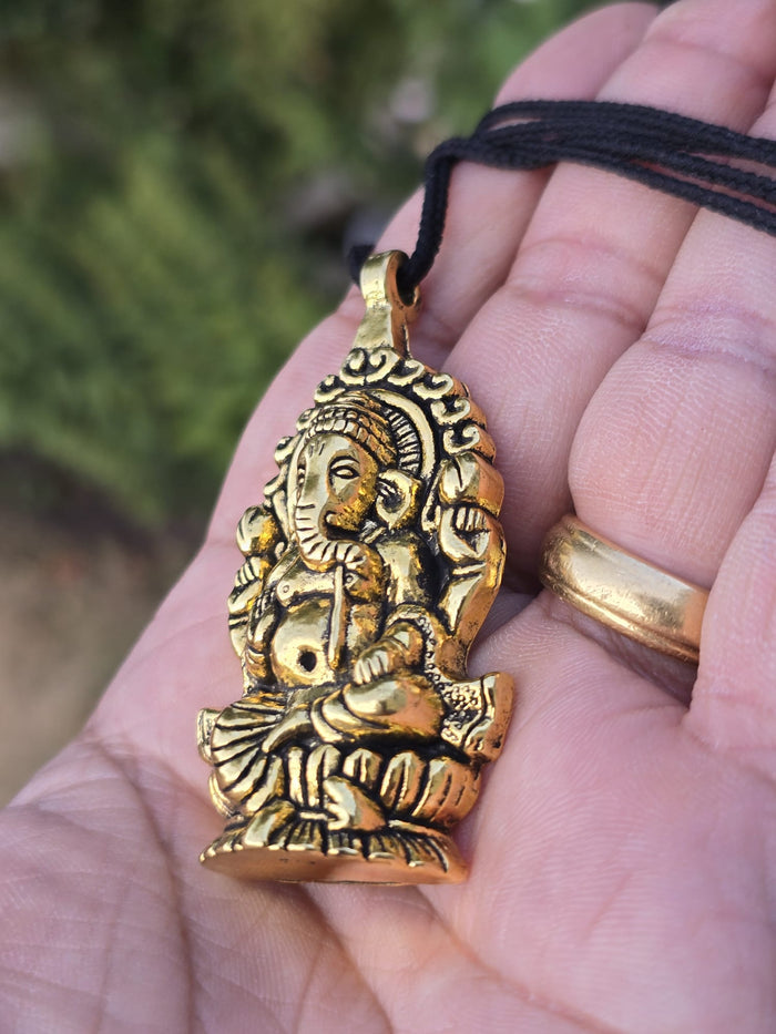 Lord Ganesh Pendant Gold or Silver Colour Stainless Steel Nazar Protection UK A37 Hindu black dori
