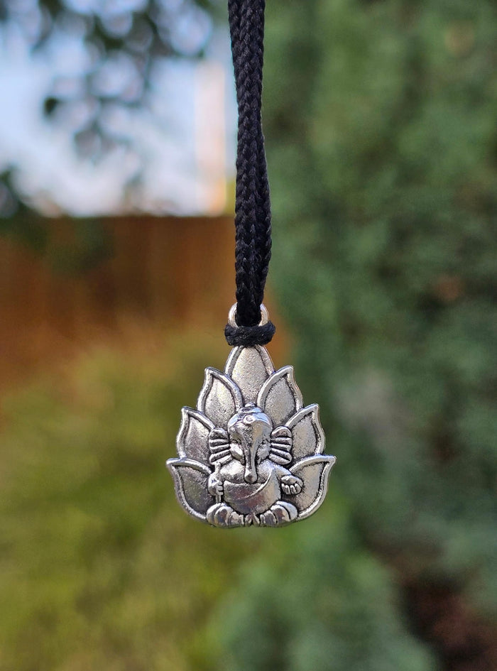 Lord Ganesh Pendant Silver Colour Stainless Steel Nazar Protection UK A38 Hindu black dori Holy Lotus Flower