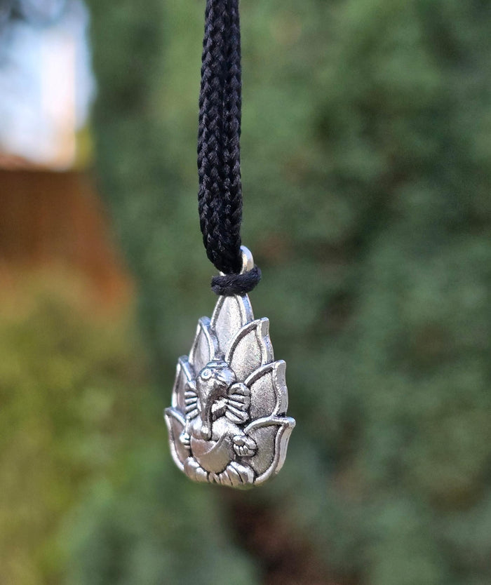 Lord Ganesh Pendant Silver Colour Stainless Steel Nazar Protection UK A38 Hindu black dori Holy Lotus Flower