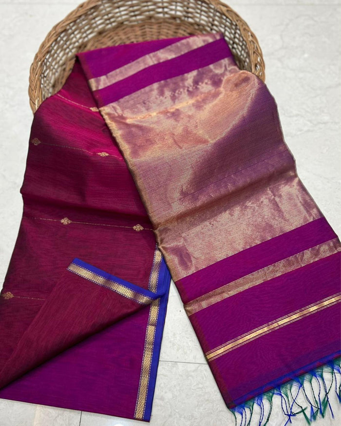 Magenta and purple dual tone Maheshwari silk saree with a large gold banded pallu, handwoven in Maheshwar