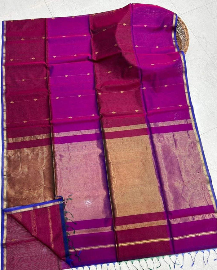 Magenta and purple dual tone Maheshwari silk saree with a large gold banded pallu, handwoven in Maheshwar