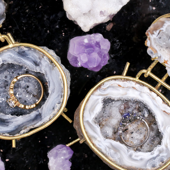 Smoke Agate Grey geode ring box by Aquamarise with gold hinge, displaying the natural stone texture