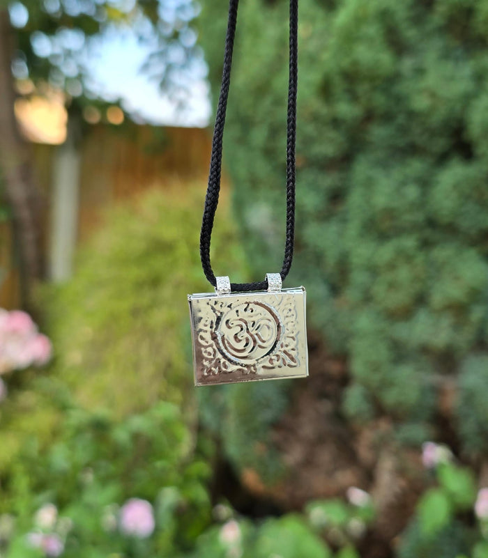 Mini Taweez Om Locket Durga Mata Taviz Evil Eye Nazar Shield Hindu Pendant A35 Protection Unisex
