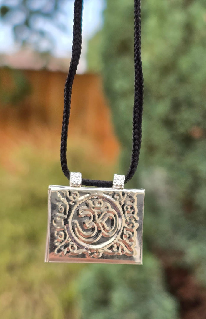 Mini Taweez Om Locket Shiv ji Taviz Evil Eye Nazar Shield Hindu Pendant A34 Protection Unisex