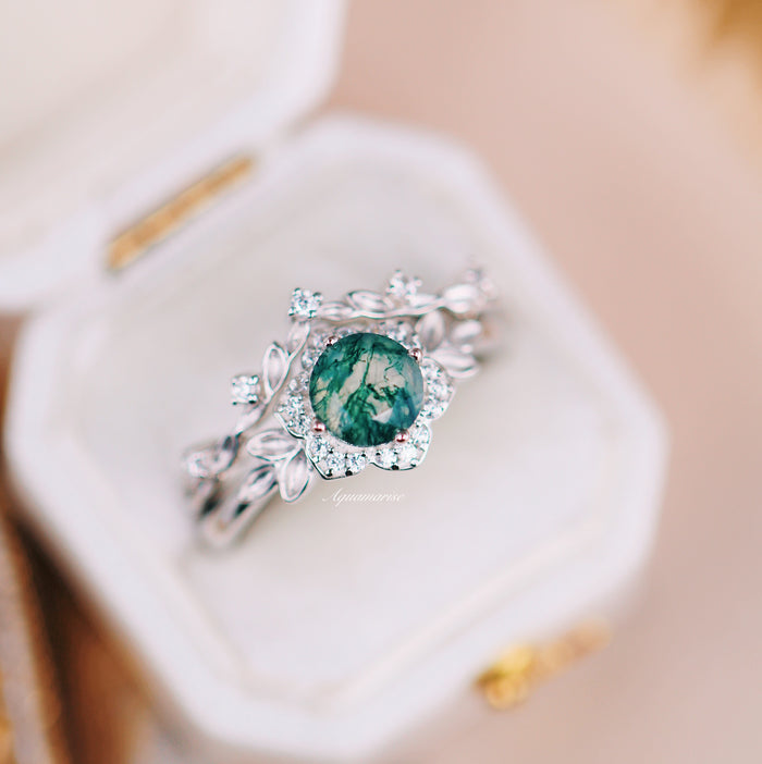 Moss Agate Fairy Leaf Ring Set in 14K White Gold by Aquamarise Gold featuring a green moss agate center with delicate leaf and diamond accents in a nature-inspired design.