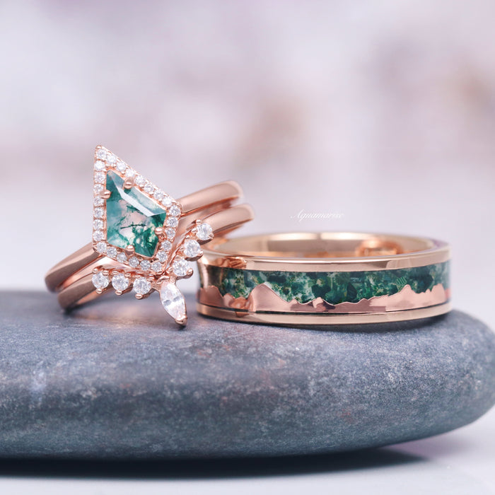 Mountain Range Moss Agate Wedding Band in Rose Gold Tungsten Carbide (6mm) by Aquamarise, featuring a natural moss agate inlay with a mountain silhouette set in warm rose gold, part of Men’s and Women’s Wedding Bands collections.