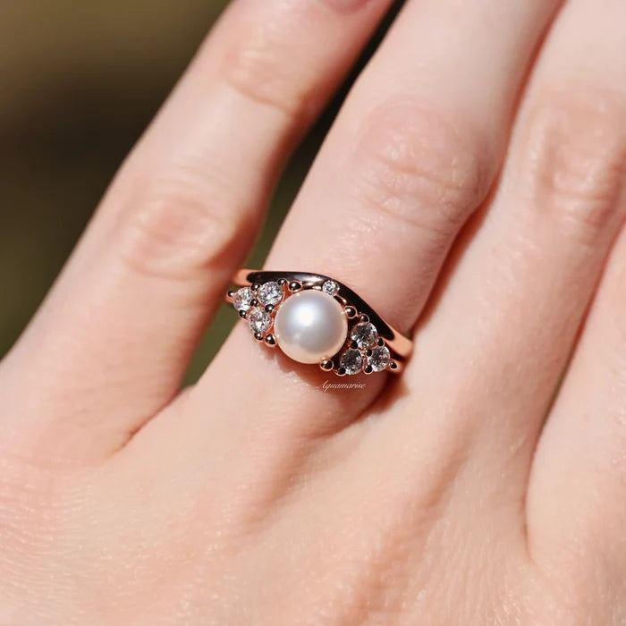 Natural Freshwater Pearl Ring Set in 14K Rose Gold Vermeil by Aquamarise featuring a vintage-inspired luminous pearl with sparkling accents on a delicate rose gold vermeil band.