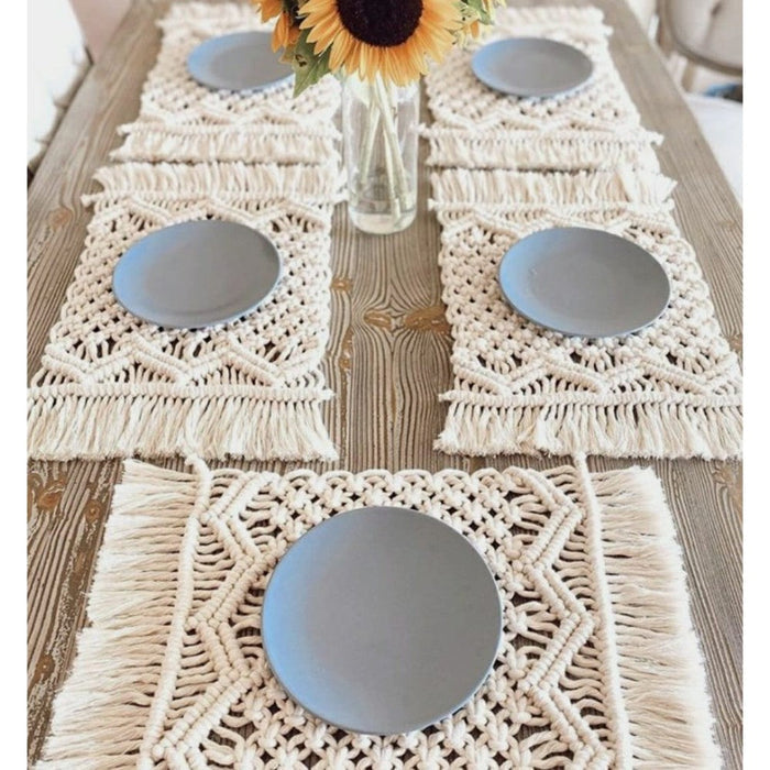 Off White Macrame Plate Coaster (Set of 2)
Size: 10"X10"-Indiehaat