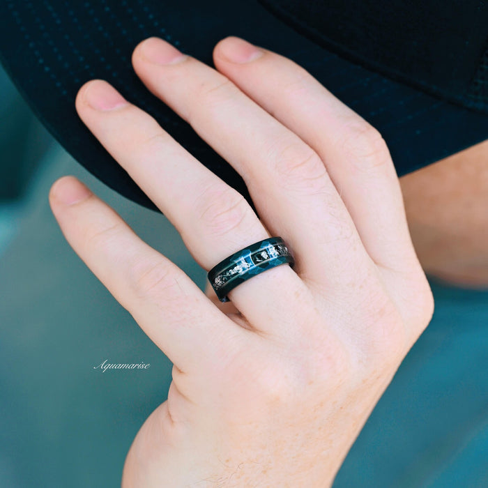 Skye Kite® Galaxy Herkimer Diamond & Meteorite Couples Ring Set worn on finger, featuring a black hammered band with sparkling Herkimer diamond and meteorite inlay by Aquamarise.