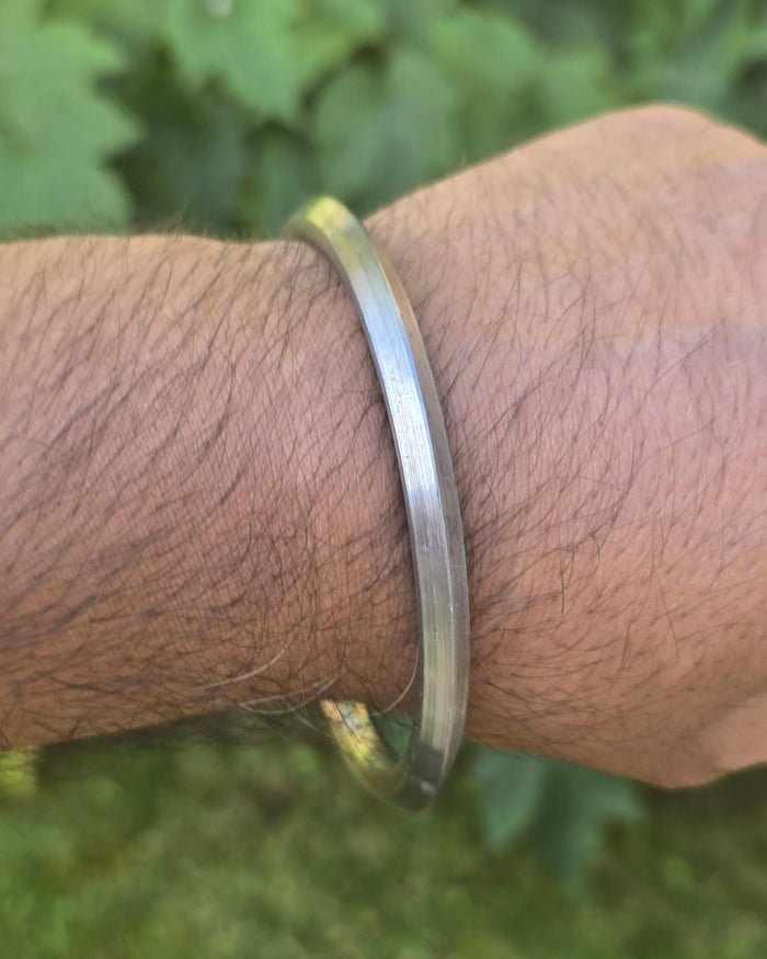 Sarbloh Kara One Edge Pure Iron Kada Sikh Bangle Khalsa Bracelet Handmade D5 New Traditional UnisexKarha