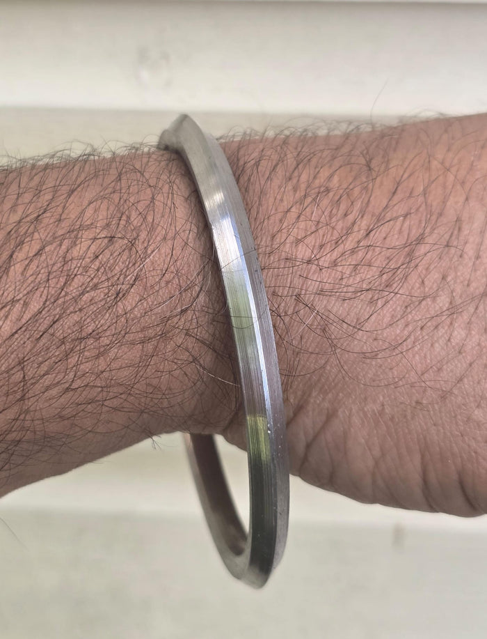 Sarbloh Kara One Edge Pure Iron Kada Sikh Bangle Khalsa Bracelet Handmade D5 New Traditional UnisexKarha