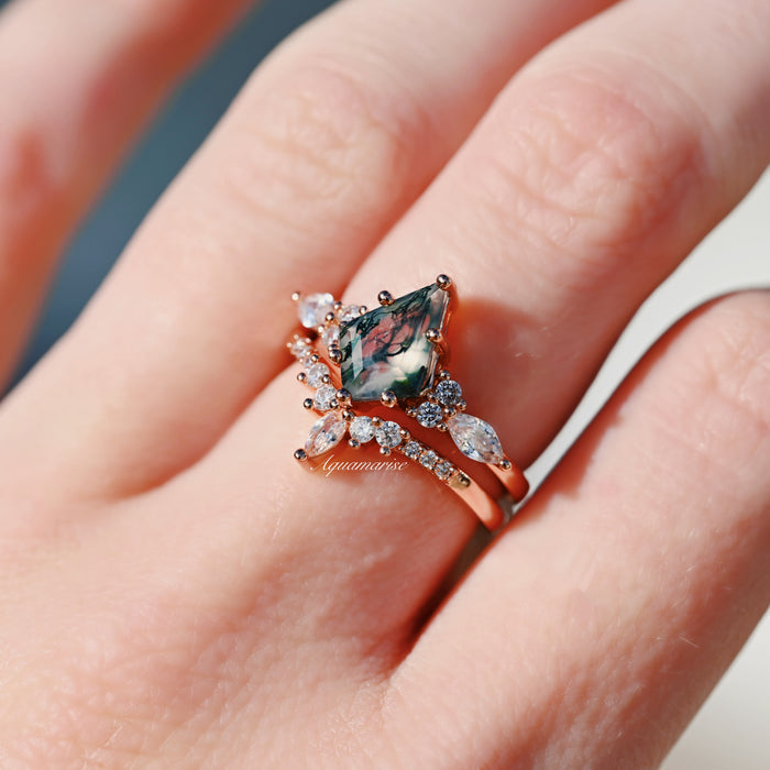Skye Kite® Green Moss Agate Couples Ring Set by Aquamarise, featuring a kite-shaped green moss agate and sparkling accent stones on elegant rose gold bands.