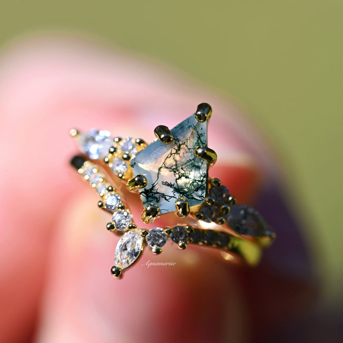 Skye Kite® Green Moss Agate Ring Set in 14K Yellow Gold Vermeil featuring a kite-cut moss agate center stone with sparkling accent stones by Aquamarise.