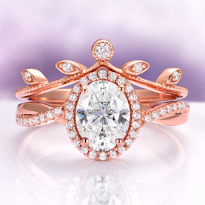 Lab-Grown Diamond Leaf Engagement Ring Set in 14K Solid Rose Gold (IGI Certified) by Aquamarise Gold, featuring nature-inspired design with sparkling diamonds and twisted band detail.